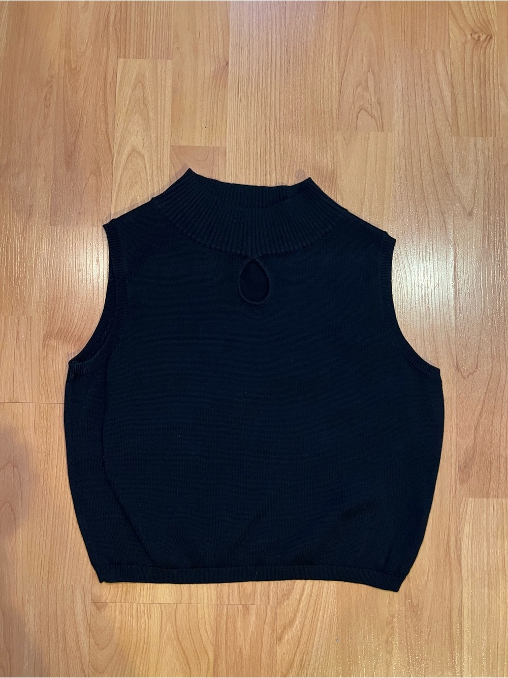 Brandy Melville John galt black top